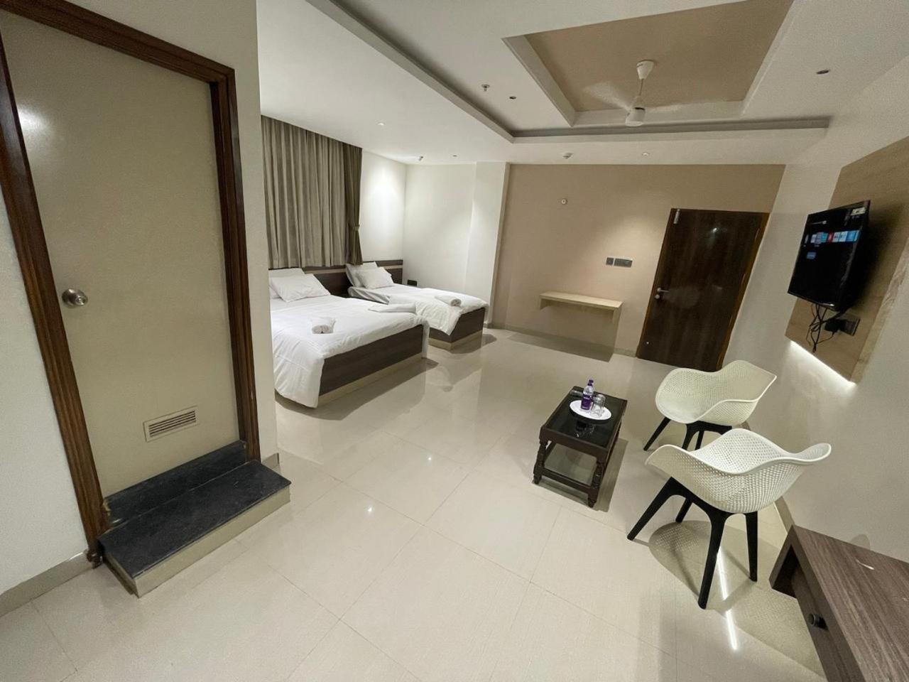 Model Grand Inn Bellary Exterior foto