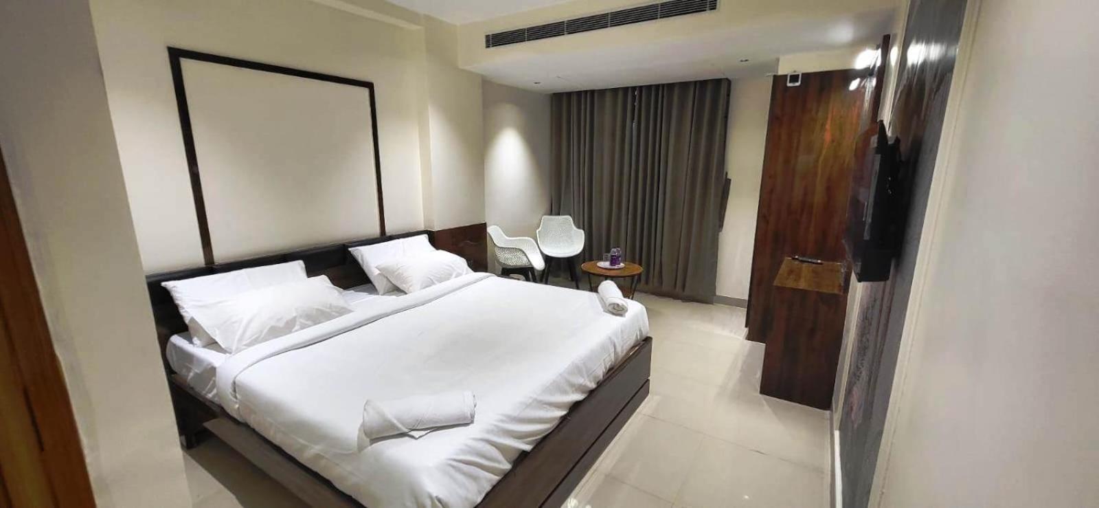 Model Grand Inn Bellary Exterior foto